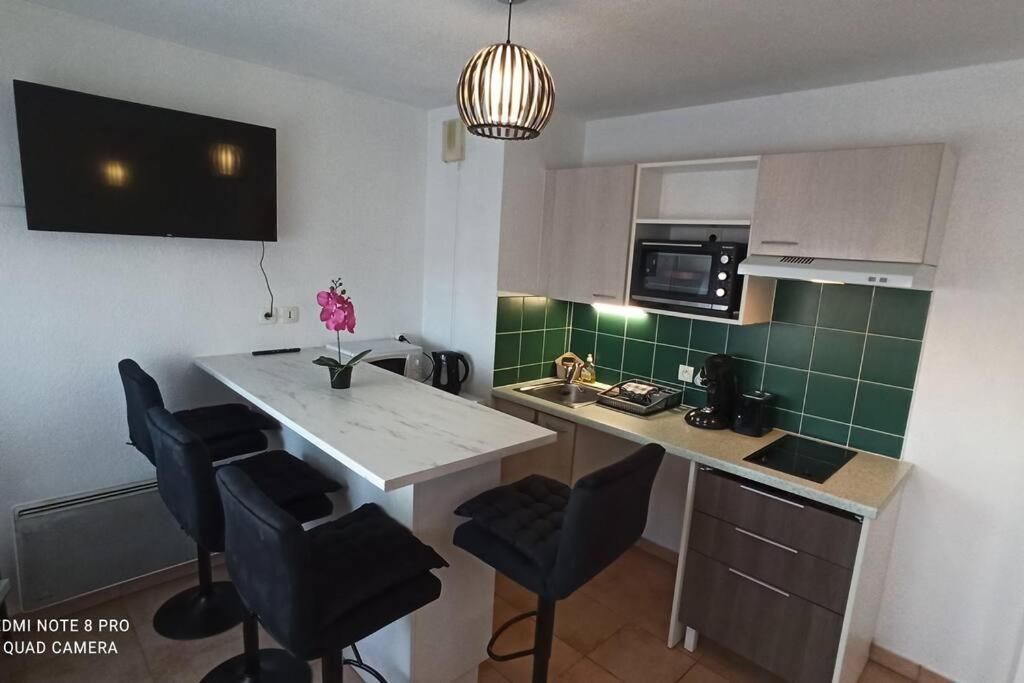Appartement Face A La Gare Annemasse Bagian luar foto