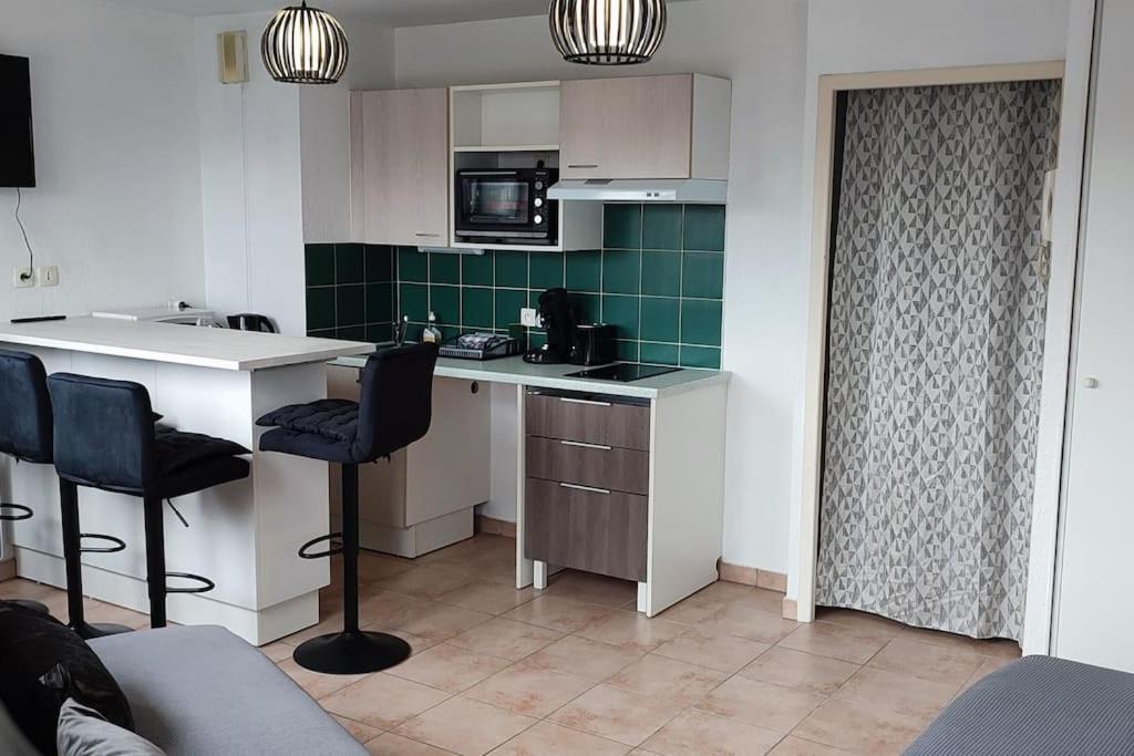 Appartement Face A La Gare Annemasse Bagian luar foto