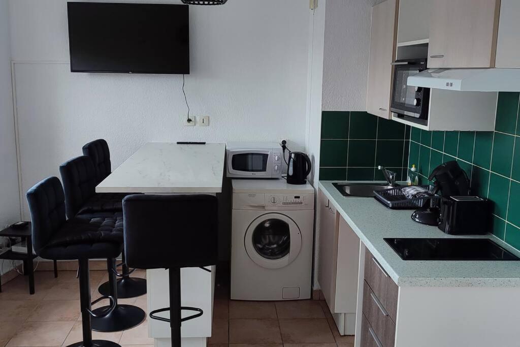 Appartement Face A La Gare Annemasse Bagian luar foto