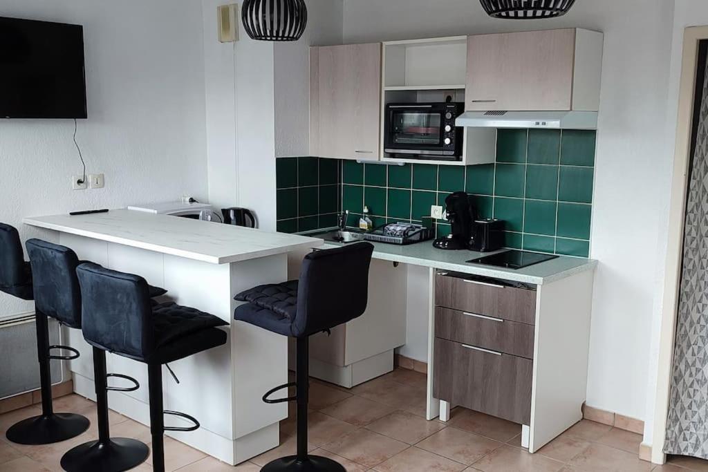 Appartement Face A La Gare Annemasse Bagian luar foto